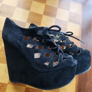 TOPSHOP Suede Diamond Cutout Studio Wedges Size 6 Black